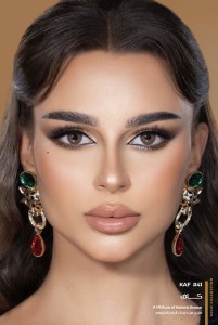 لنز ارایشی